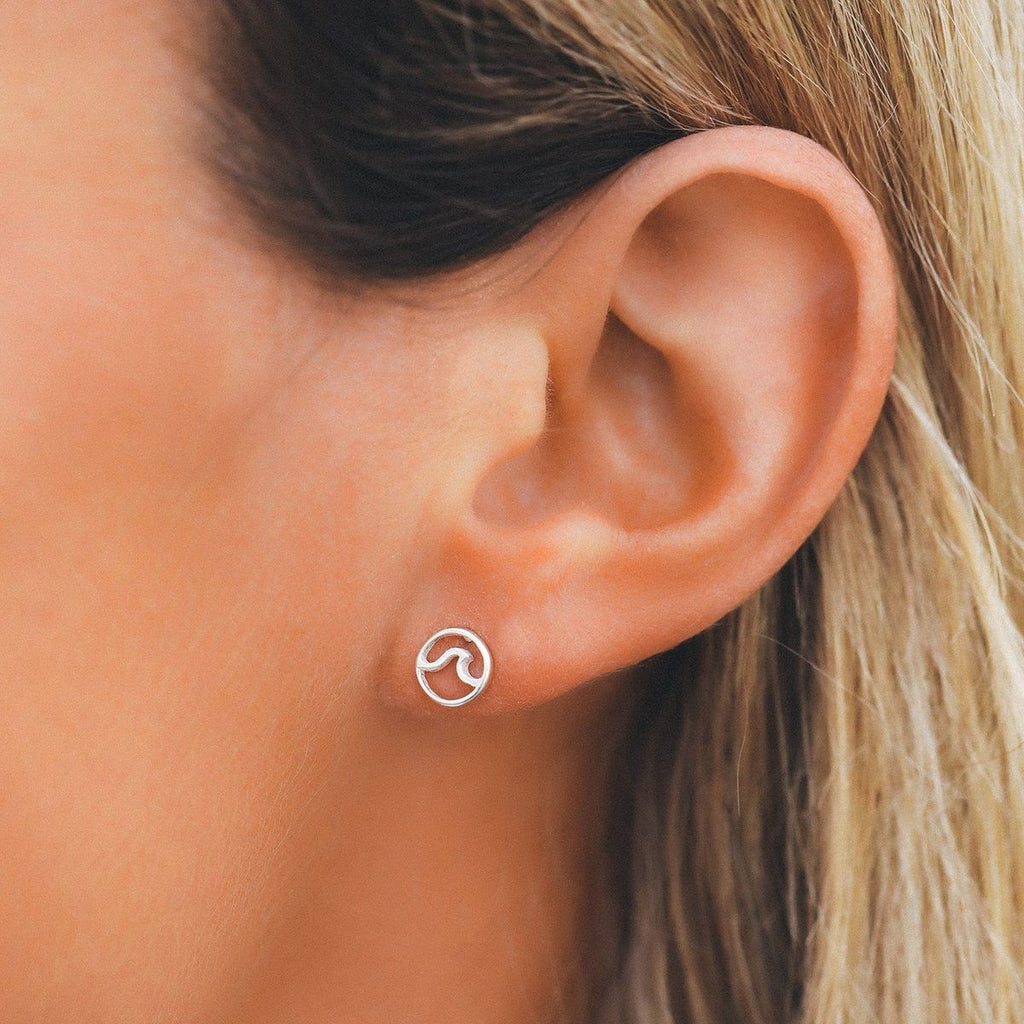 Pura Vida Circle Wave Stud Earrings