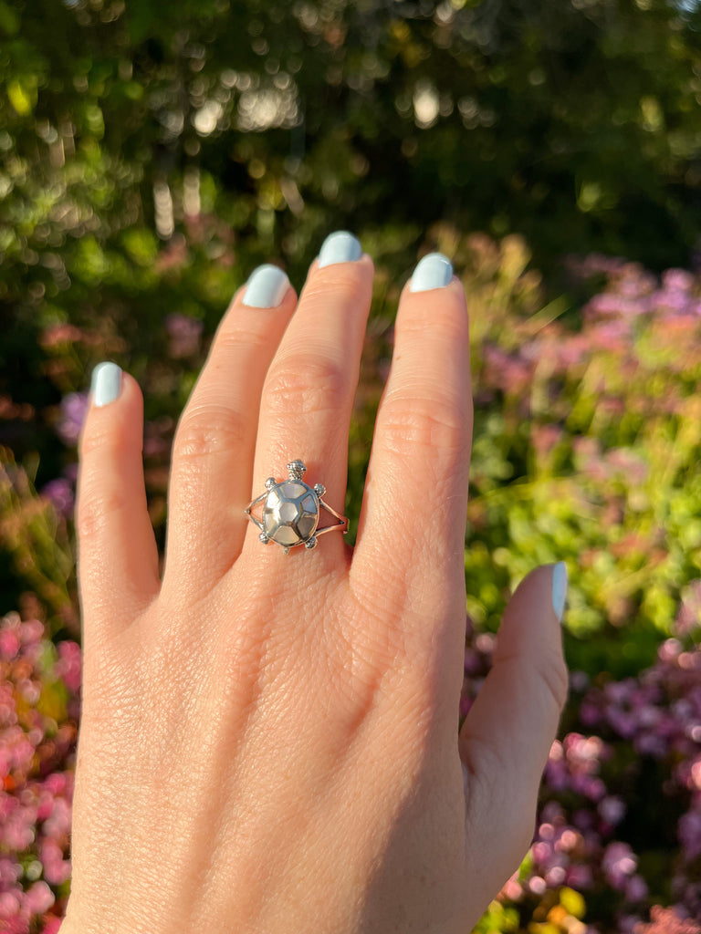 Silver Mother of Pearl Turtle Ring