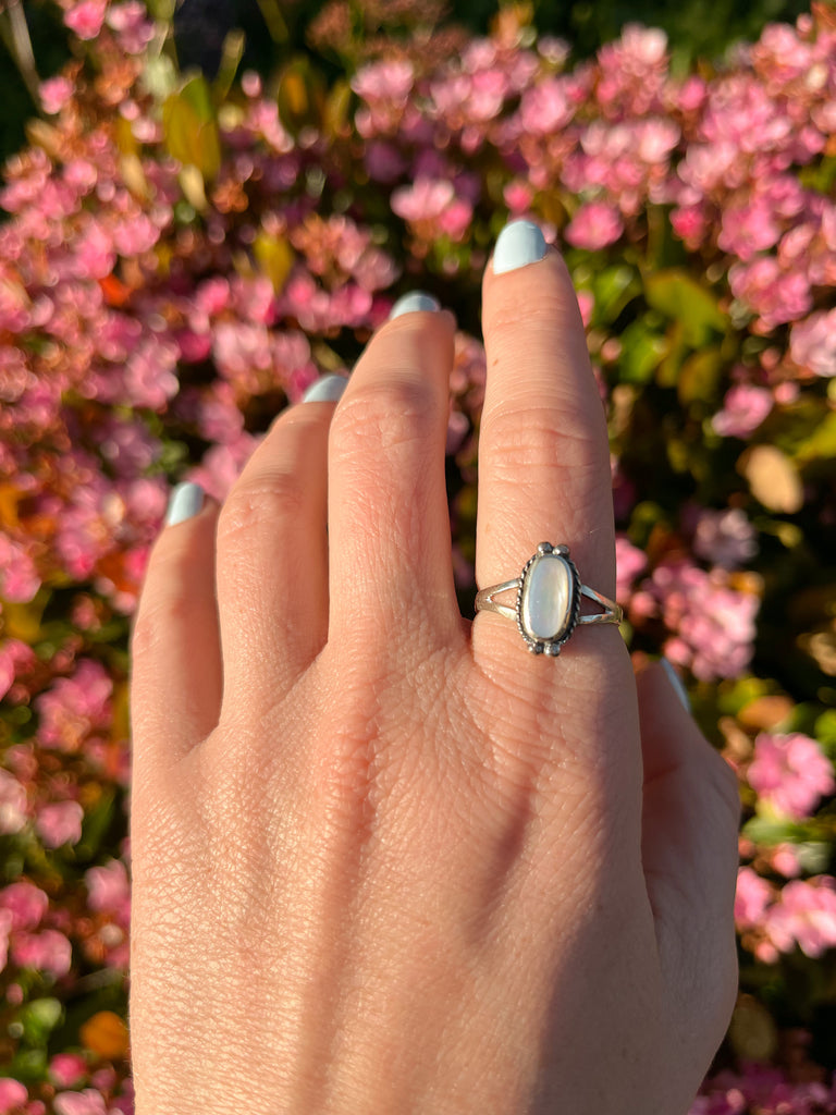 Silver Oval Mother of Pearl Ring