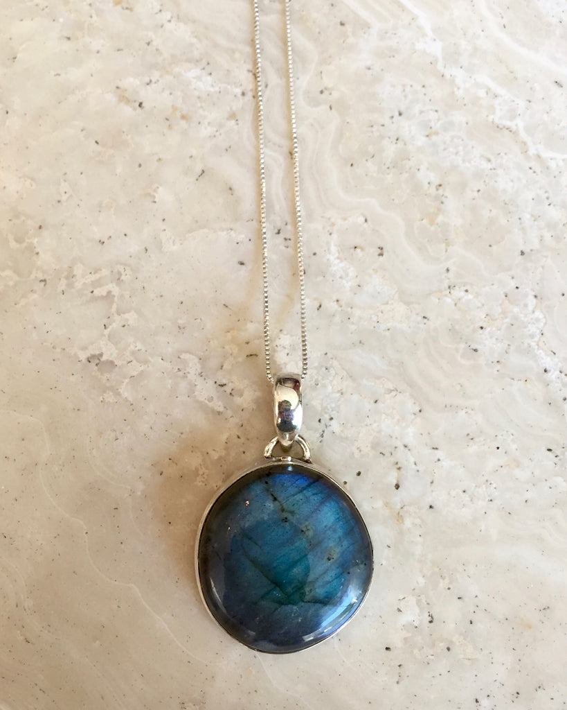 Labradorite Surround Necklace