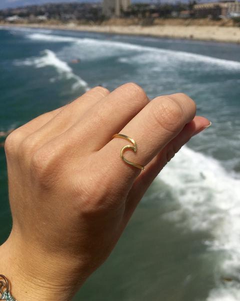 Pura Vida Wave Ring